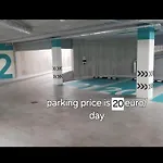 Happy Inn Brilliant Old Town Self Check In, Underground Parking, Terrace